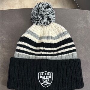 NWOT Raiders Black and Gray Knit Pom Hat